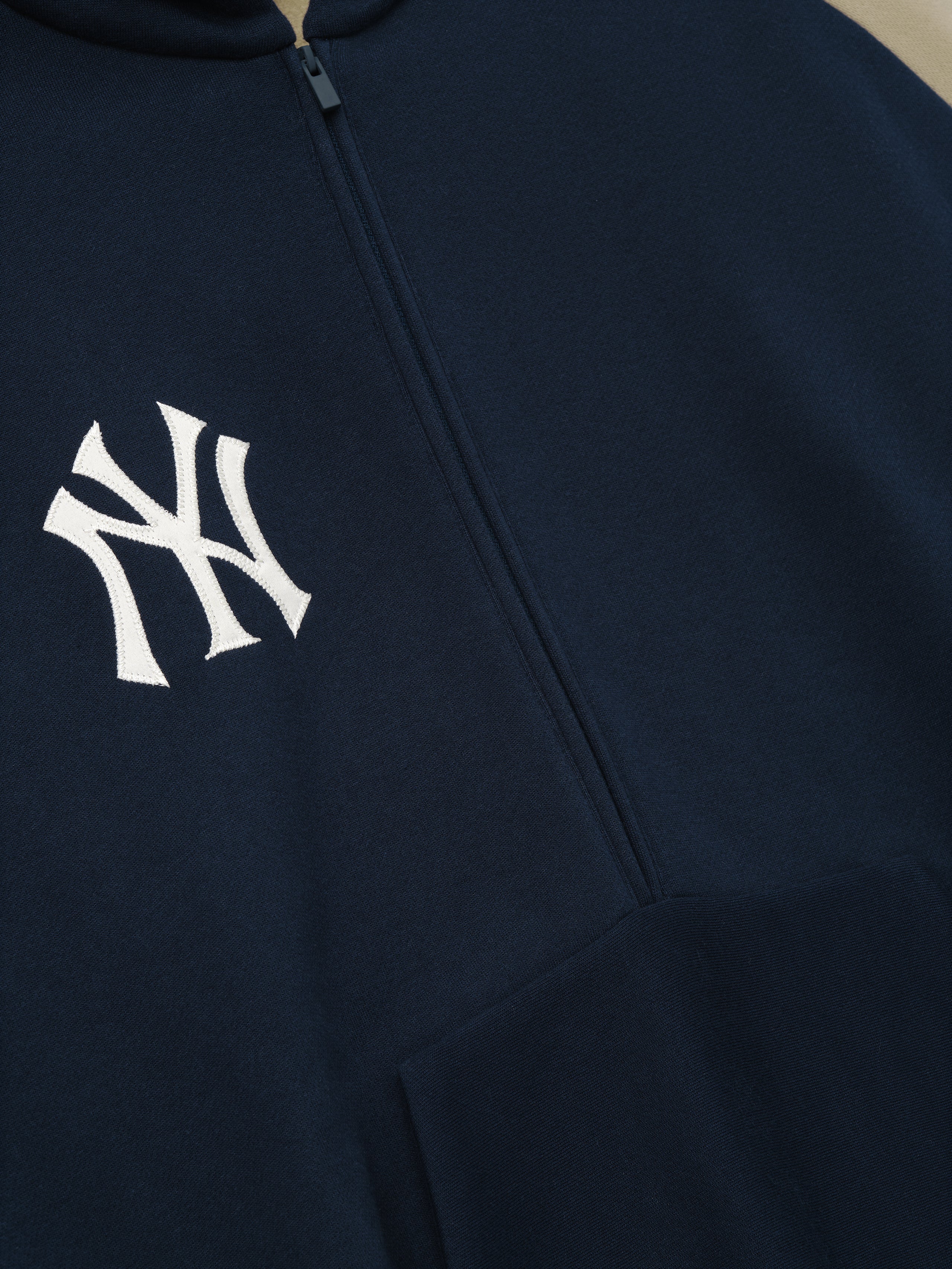 Yankees Raglan Half Zip Sport Hoodie